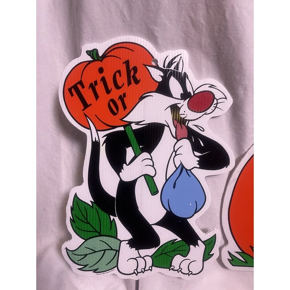2 VTG Warner Brothers Halloween Yard Signs Trick Or Treat Sylvester/Tweety Bird